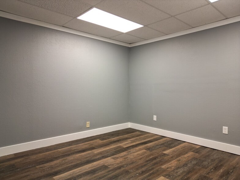 3501-3539 NW Loop 820, Fort Worth, TX for lease - Building Photo - Image 2 of 19