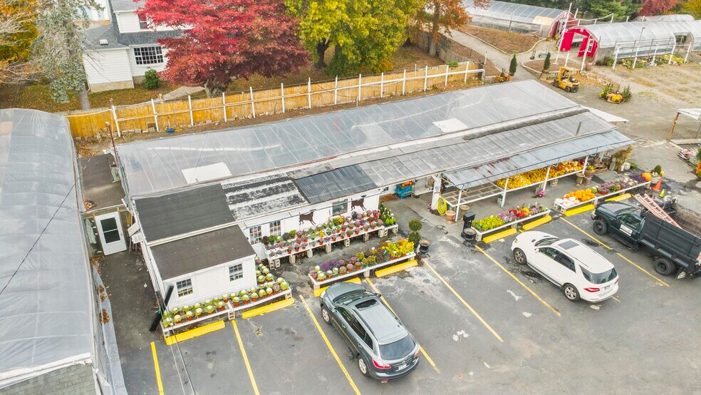 1431 Post Rd E, Westport, CT à vendre - Photo du bâtiment - Image 2 de 9