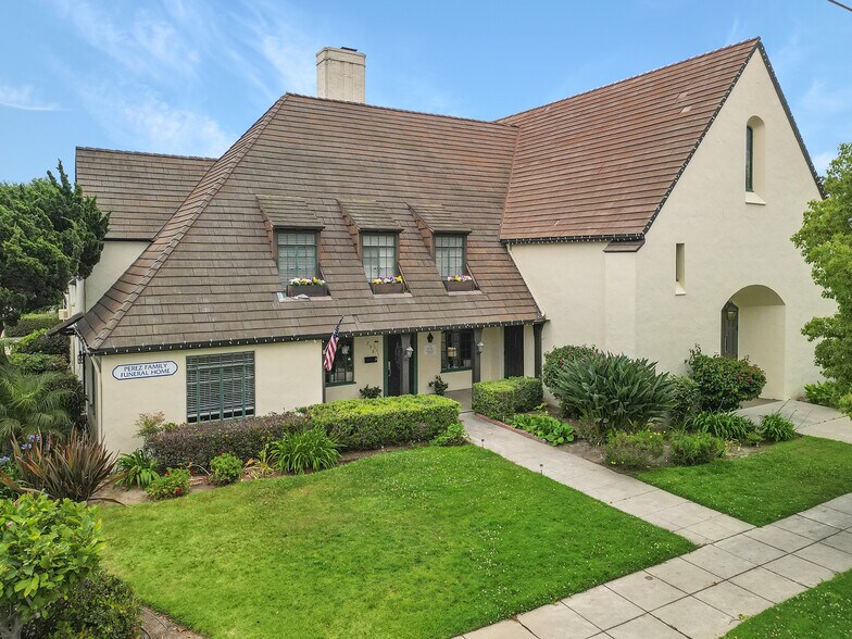 738 E Santa Paula St, Santa Paula, CA à vendre - Photo du bâtiment - Image 2 de 13