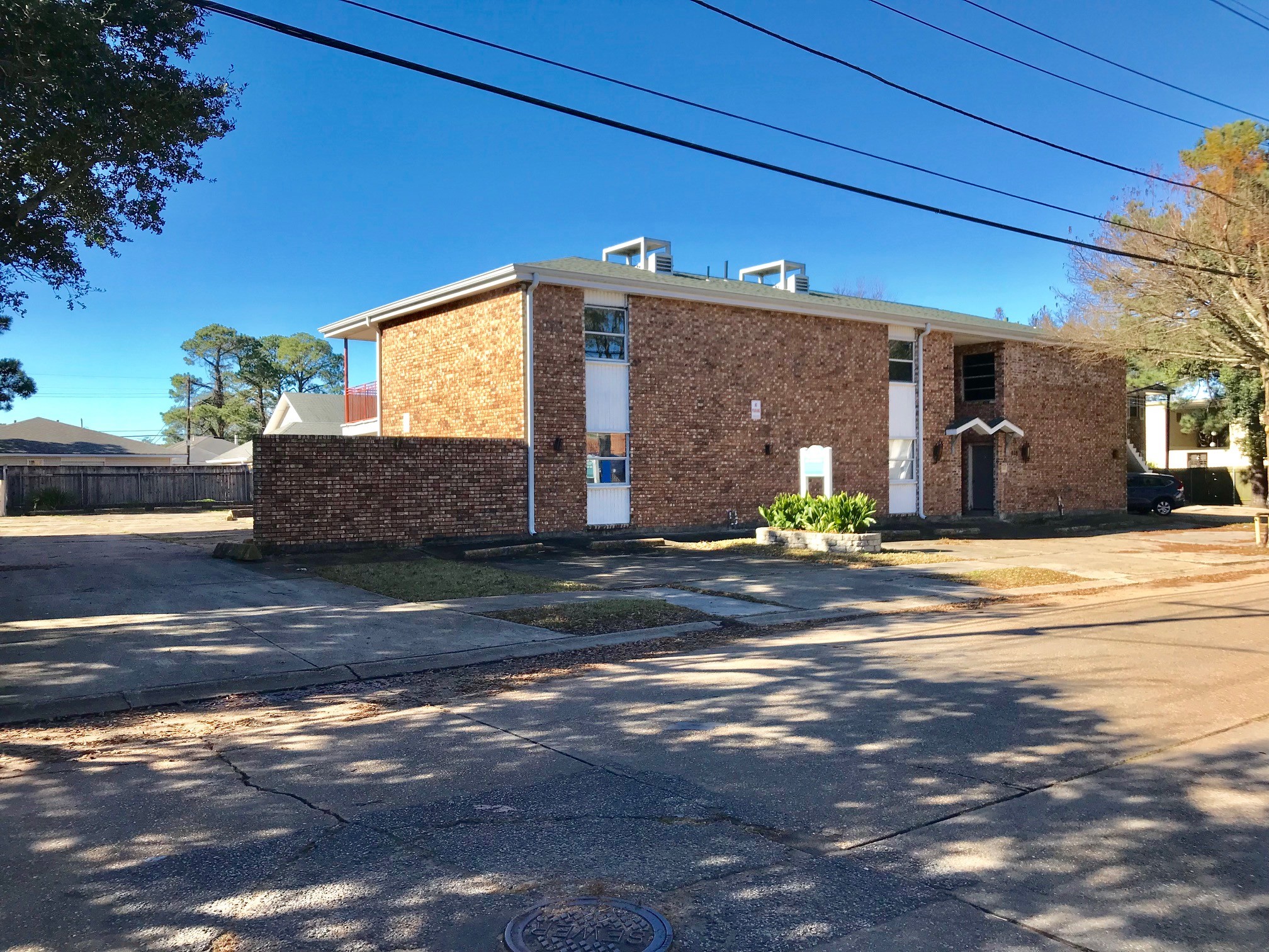 828 Martin Behrman Ave, Metairie, LA for sale Primary Photo- Image 1 of 1