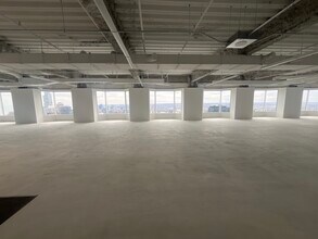 425 S Financial Pl, Chicago, IL for lease Building Photo- Image 1 of 4