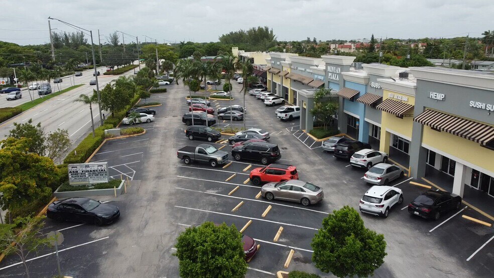 2520-2650 N University Dr, Sunrise, FL à louer - Vidéo sur l’inscription commerciale - Image 3 de 68