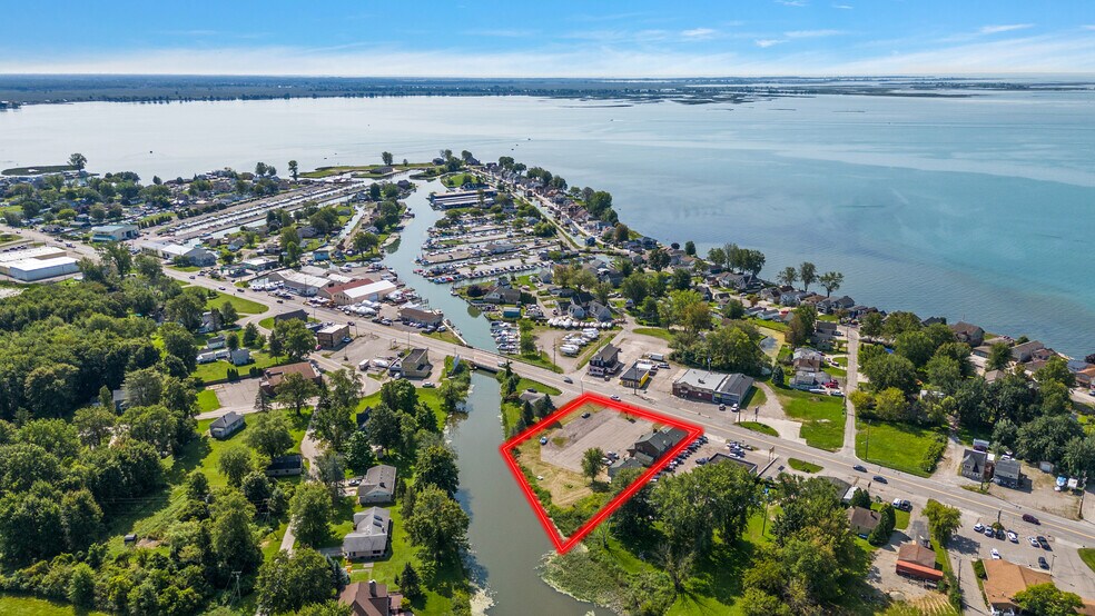 8874 Dixie Hwy, Fair Haven, MI à vendre - Photo du bâtiment - Image 1 de 61