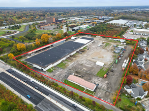 2040 S Hamilton Rd, Columbus, OH à louer Photo du bâtiment- Image 1 de 24