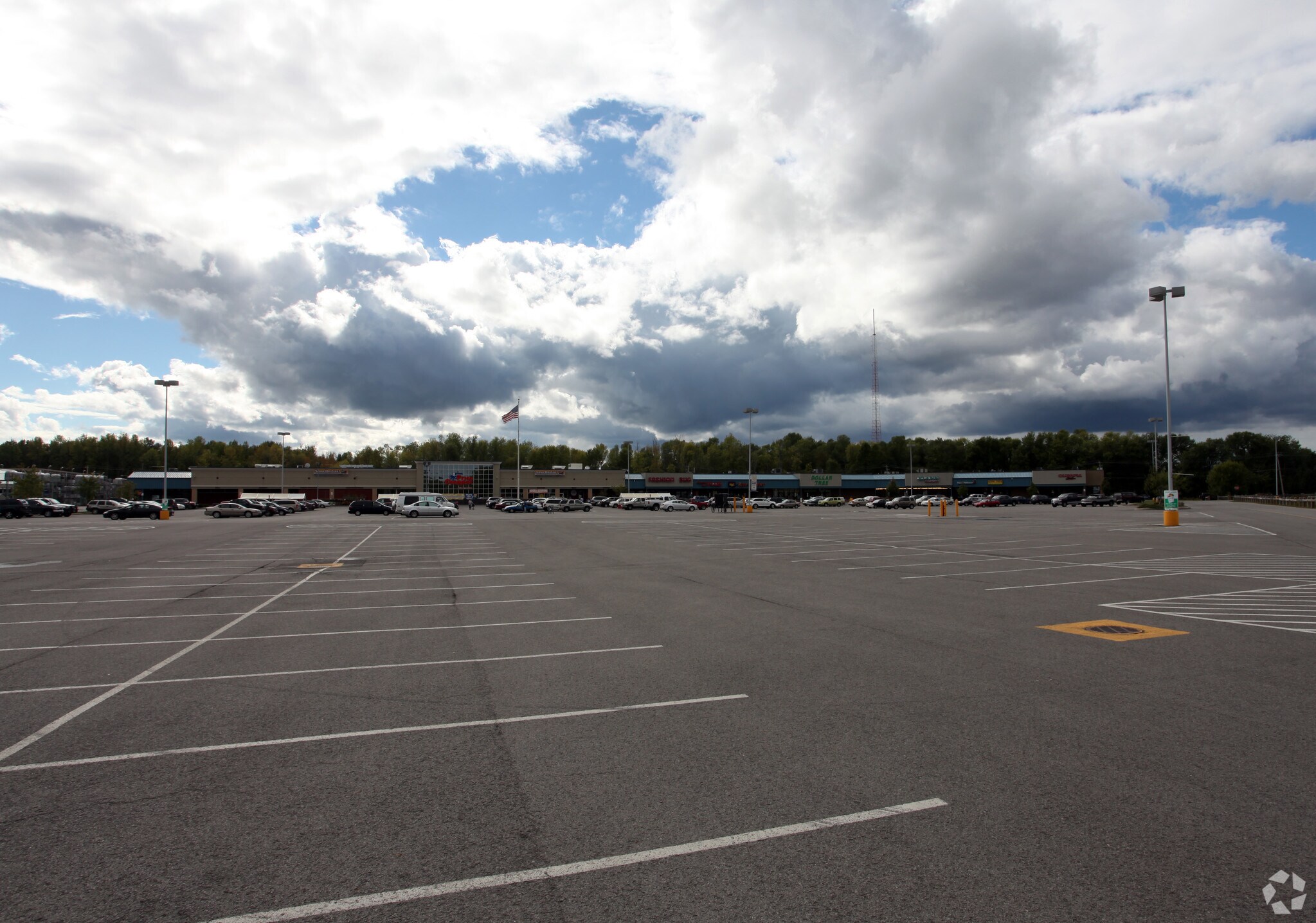 981 Ford Street Ext, Ogdensburg, NY à louer Photo principale- Image 1 de 6