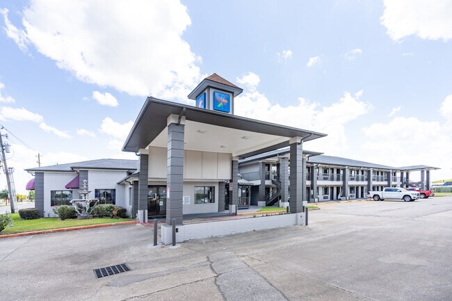 Plus de détails pour 9000 Airport Blvd, Houston, TX - Services hôteliers à vendre