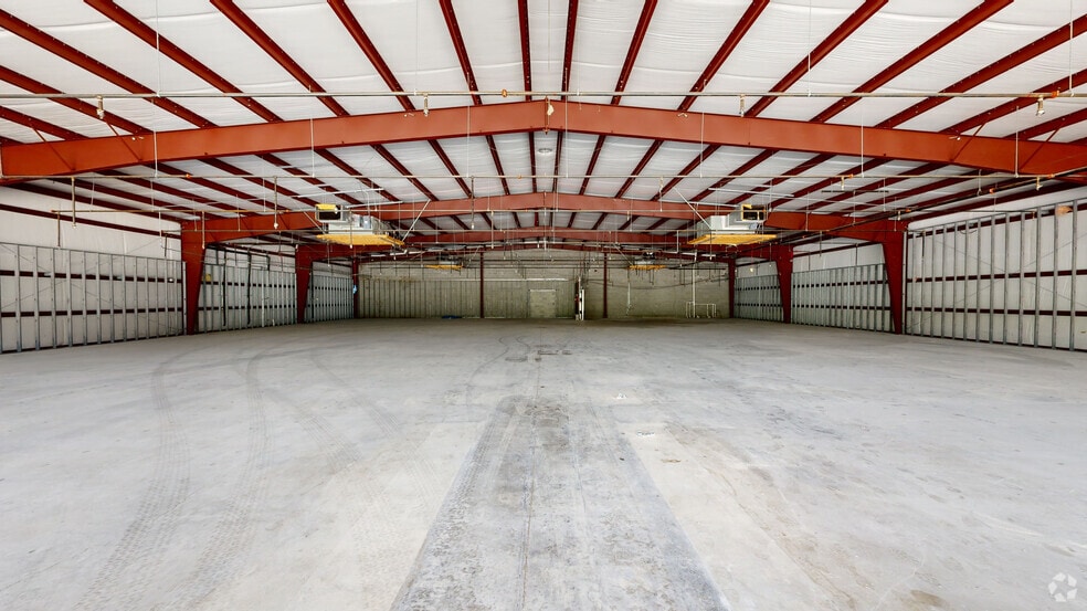5457 W Davis St, Conroe, TX for lease - Matterport 3D Scan - Image 2 of 29