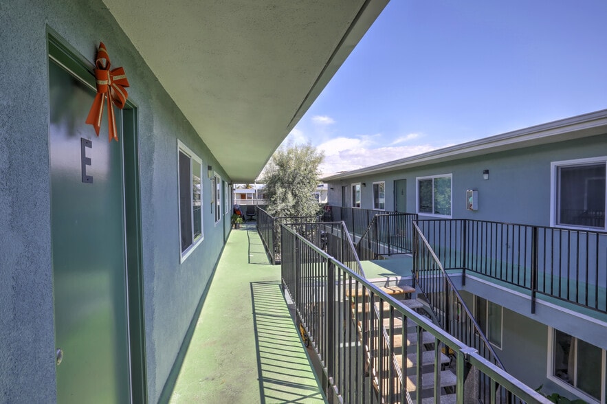 540 Cuesta Del Mar Dr, Oxnard, CA for sale - Building Photo - Image 3 of 5