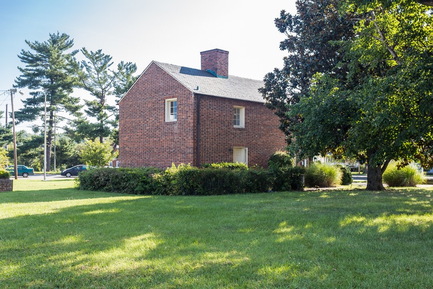 2800 Princess Anne St, Fredericksburg, VA for lease - Building Photo - Image 3 of 21