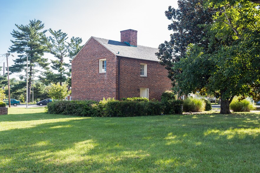 2800 Princess Anne St, Fredericksburg, VA à louer - Photo du bâtiment - Image 3 de 21