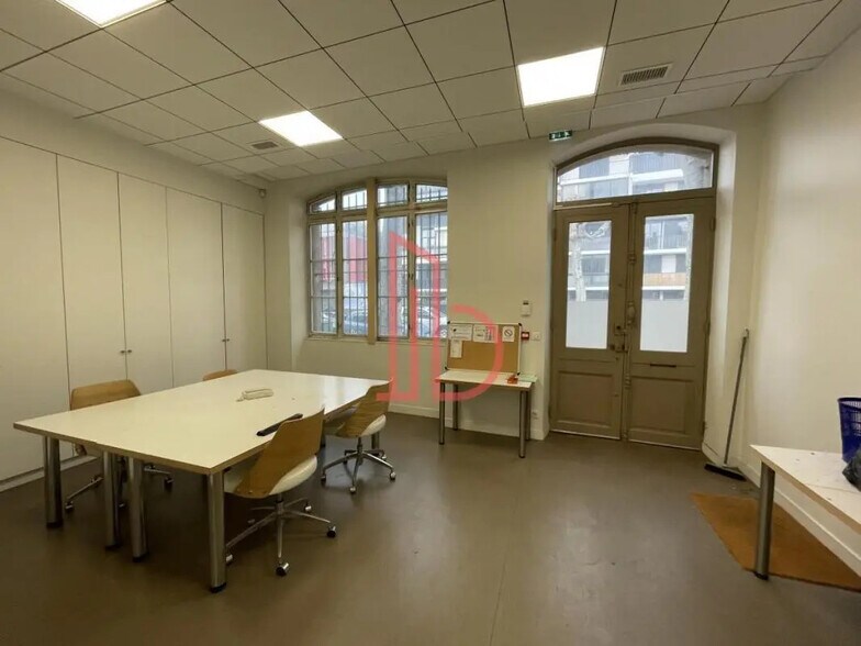 Bureau dans Bordeaux à vendre - Photo du bâtiment - Image 2 de 8