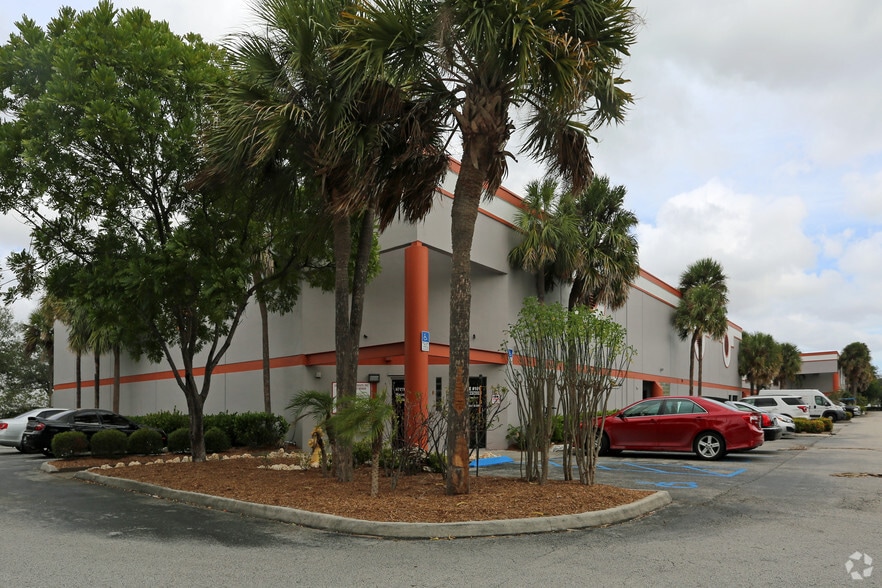 10501 NW 50th St, Sunrise, FL for lease - Primary Photo - Image 1 of 8