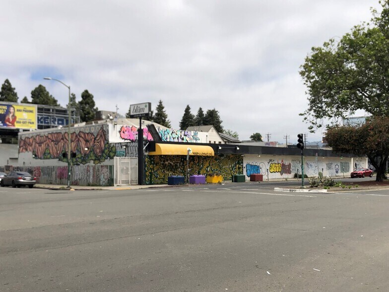 556 W Grand Ave, Oakland, CA à vendre - Photo du bâtiment - Image 2 de 14