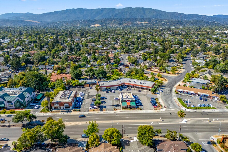 1910-1920 Camden Ave, San Jose, CA à vendre - Photo du bâtiment - Image 1 de 16