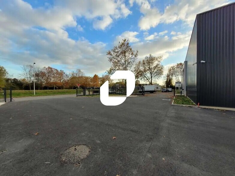 Flex dans Bondoufle à louer - Photo du bâtiment - Image 3 de 14