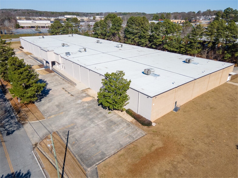 1056 Personal Pl, Morrow, GA for lease - Building Photo - Image 3 of 14