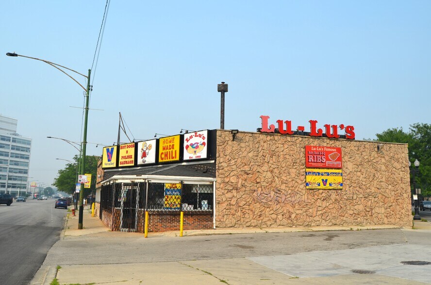 2207-2214 W Ogden Ave, Chicago, IL for lease - Building Photo - Image 1 of 12