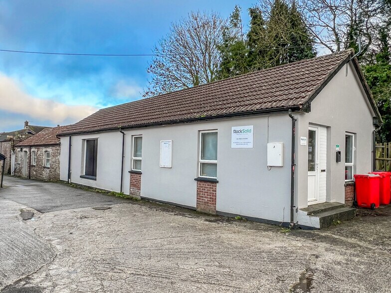 1-7 The Sq, Grampound Road à vendre - Photo du bâtiment - Image 3 de 10