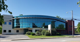 Plus de détails pour 330 Lancaster Ave, Malvern, PA - Bureau/Commerce de détail à louer