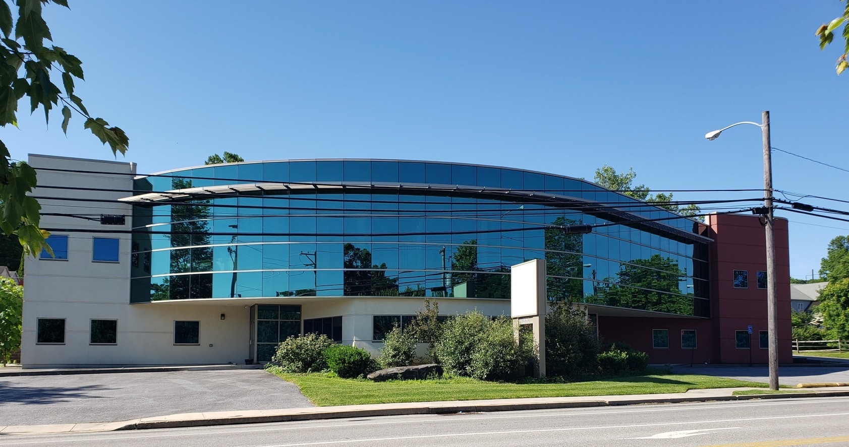 330 Lancaster Ave, Malvern, PA for lease Primary Photo- Image 1 of 9