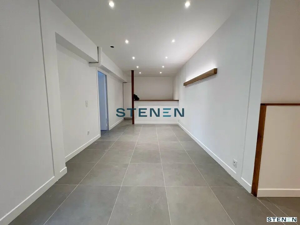 Office in Aix-en-Provence for lease Interior Photo- Image 1 of 7