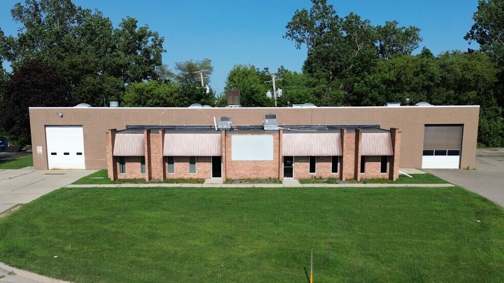 34180 Klein Rd, Fraser, MI à vendre - Photo du bâtiment - Image 1 de 5