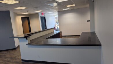 8555 W Forest Home Ave, Greenfield, WI for lease Interior Photo- Image 1 of 21