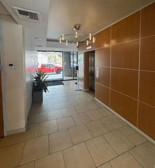 144 N Glendale Ave, Glendale, CA for lease - Building Photo - Image 3 of 19