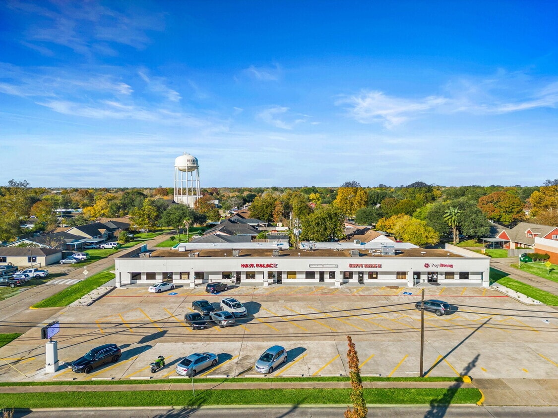 4202-4222 Center St, Deer Park, TX for lease Primary Photo- Image 1 of 8