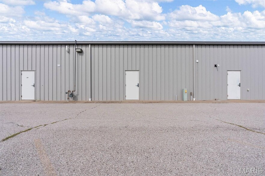 212 Immanuel Ave, New Haven, MO for sale - Building Photo - Image 2 of 13