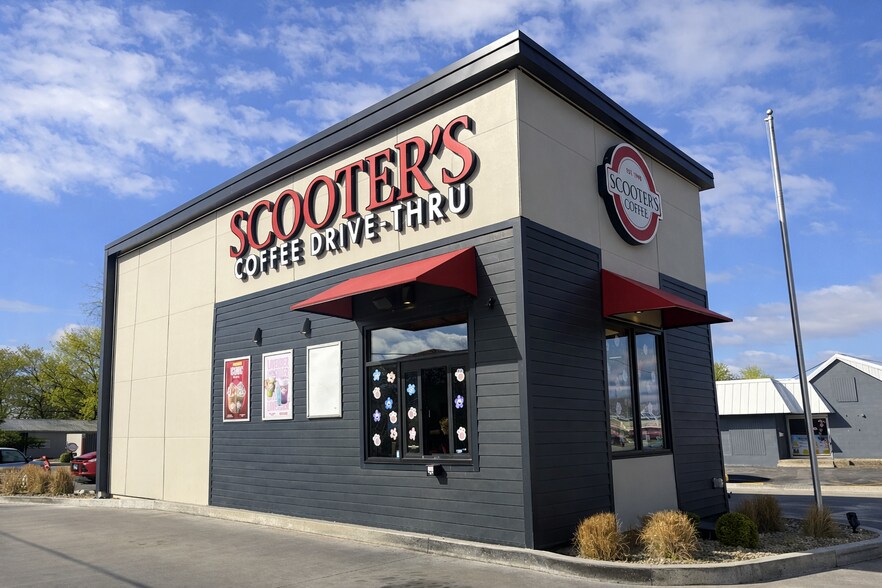 614 W Van Buren St, Clinton, IL à vendre - Photo du bâtiment - Image 2 de 6