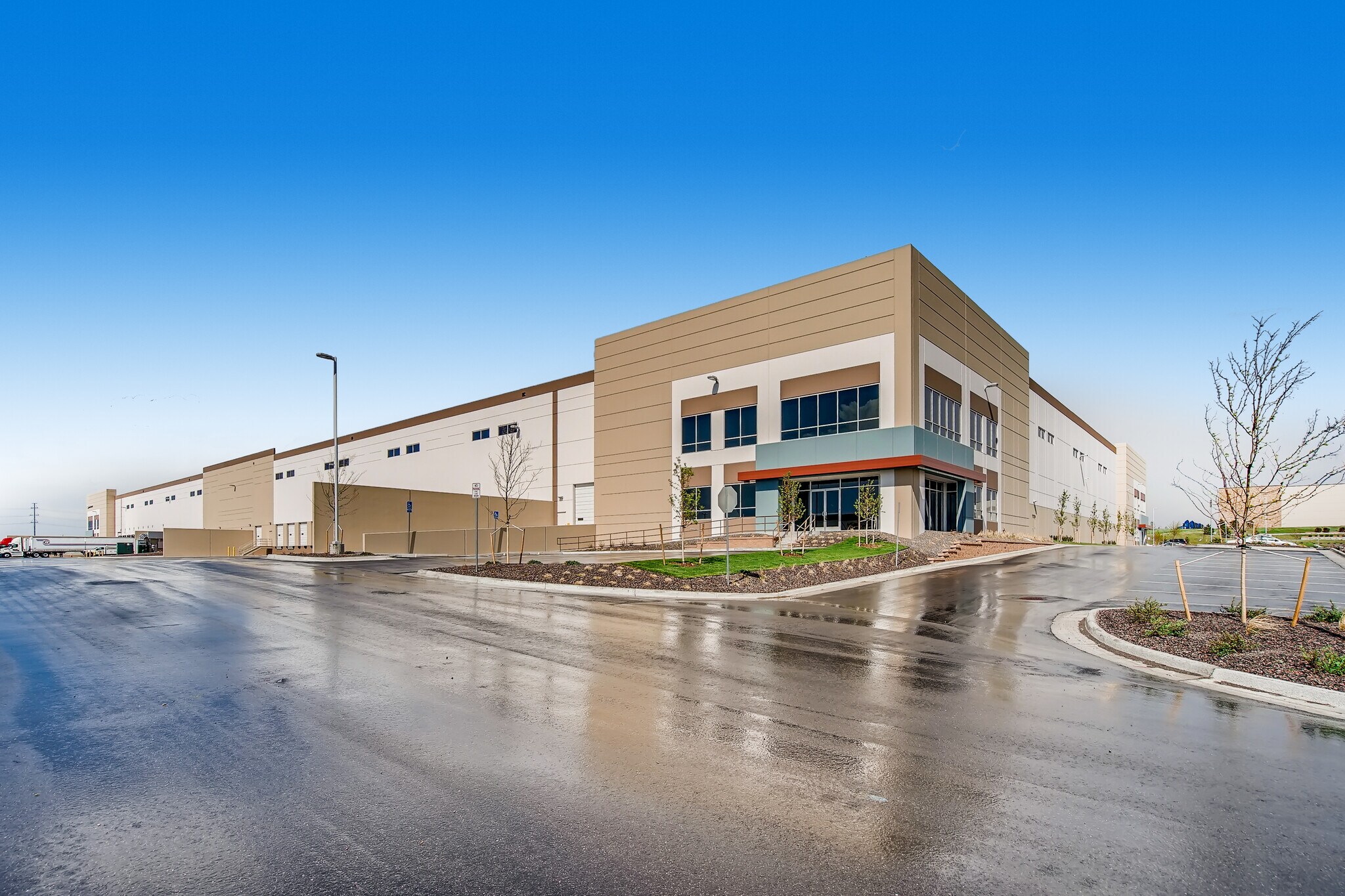 19900 E 23rd Ave, Aurora, CO for lease Primary Photo- Image 1 of 15