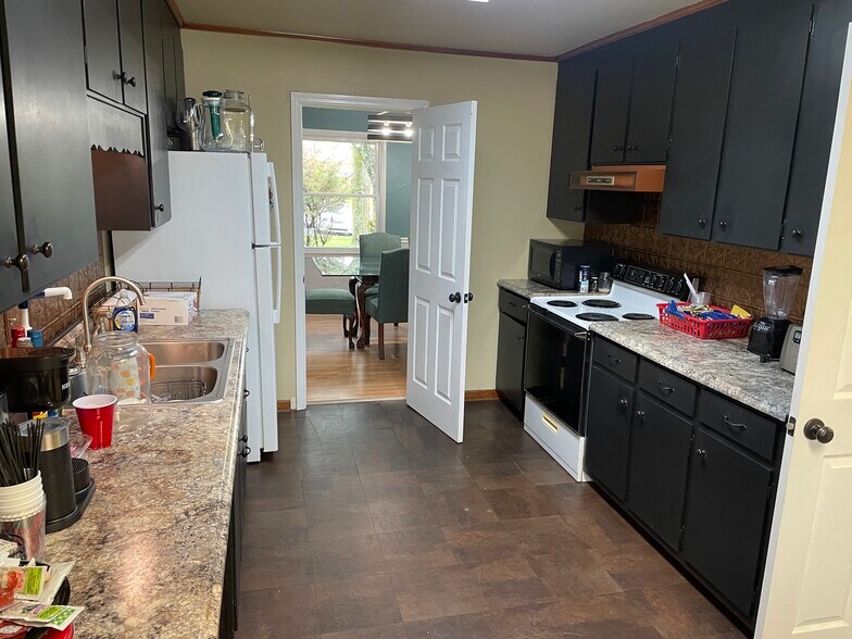 5075 Main St, Spring Hill, TN à louer - Photo intérieure - Image 3 de 9