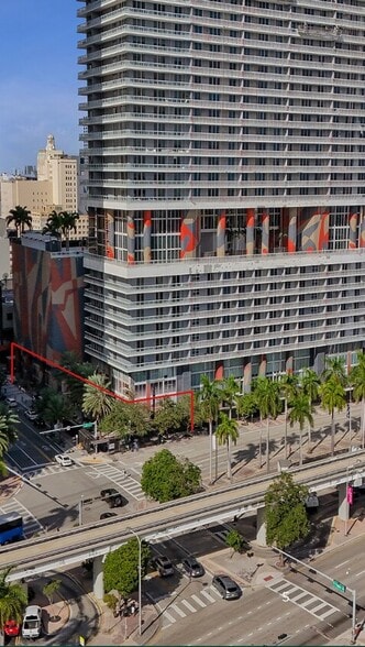50 Biscayne Blvd, Miami, FL for sale - Building Photo - Image 2 of 10
