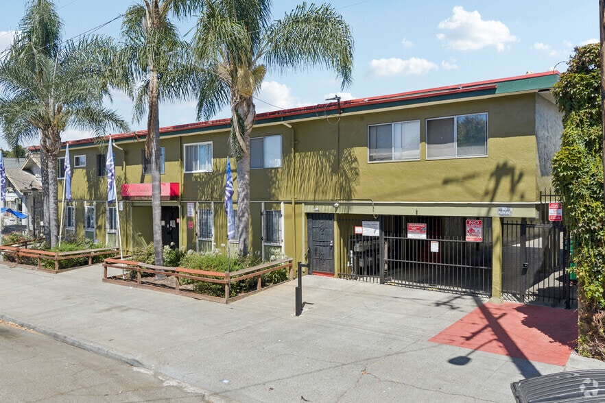2125 92nd Ave, Oakland, CA à vendre - Photo du bâtiment - Image 3 de 23