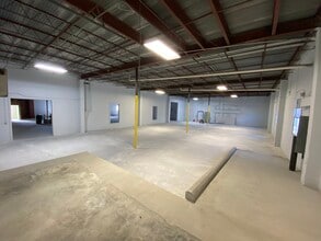 400 Edgewood Ave S, Jacksonville, FL for lease Interior Photo- Image 2 of 2