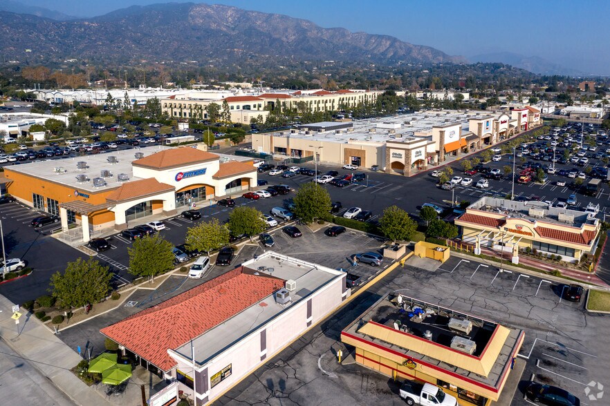 715 E Huntington Dr, Monrovia, CA à louer - Aérien - Image 2 de 3