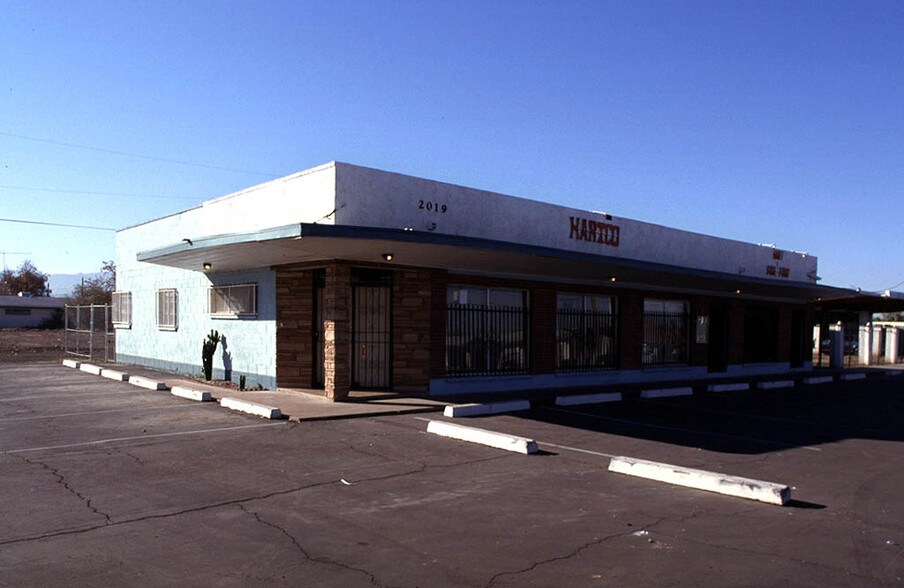 2019 E Broadway Rd, Phoenix, AZ à louer - Photo du bâtiment - Image 2 de 3