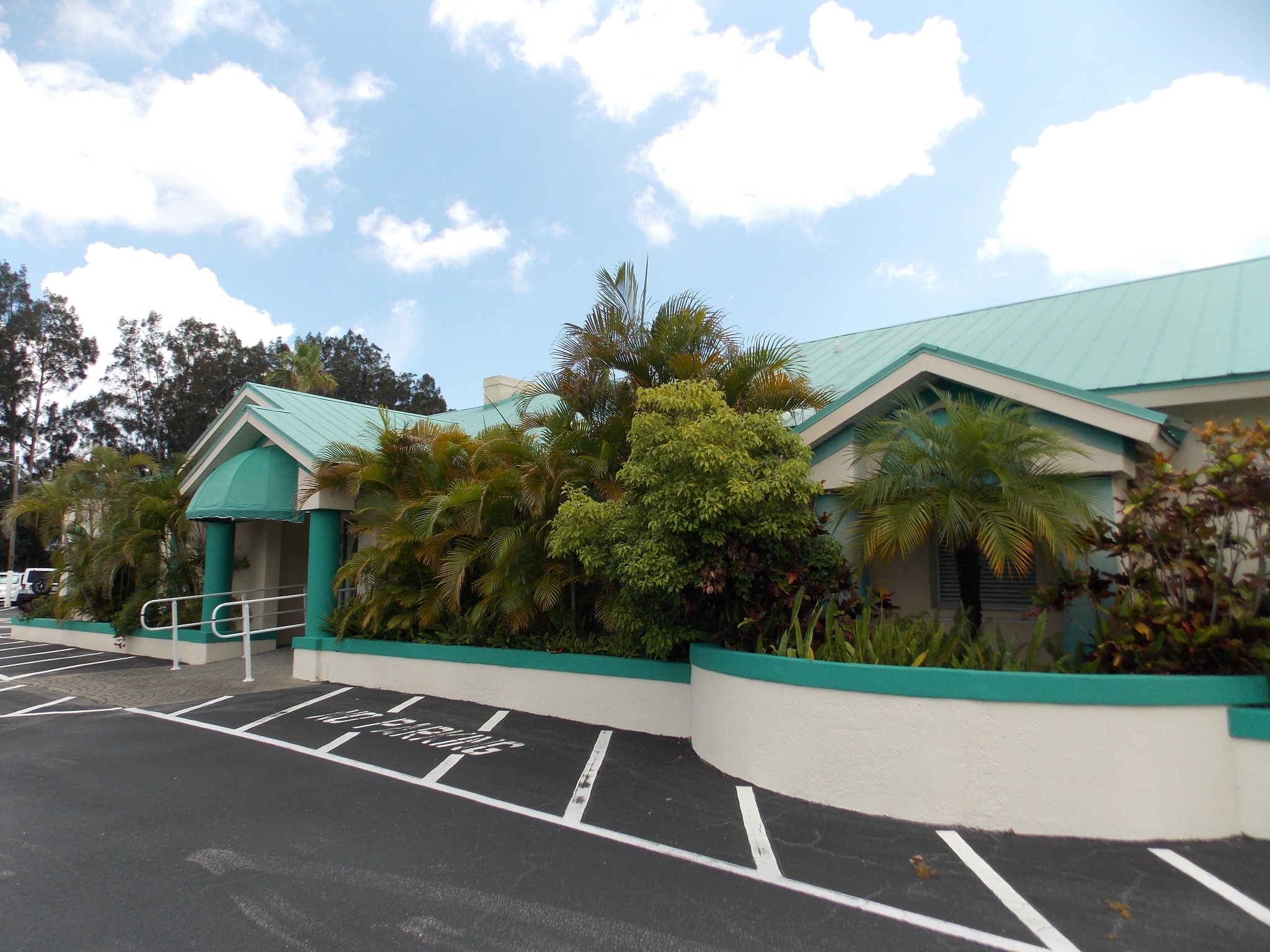 2425 Pineapple Ave, Melbourne, FL for lease Primary Photo- Image 1 of 11