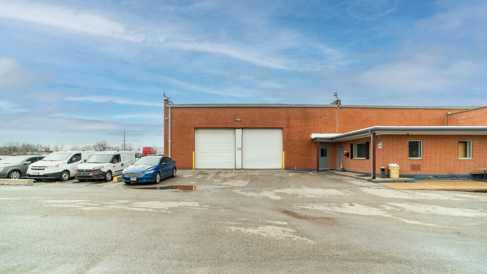 125-127 Byassee Dr, Hazelwood, MO à louer - Photo du bâtiment - Image 2 de 48