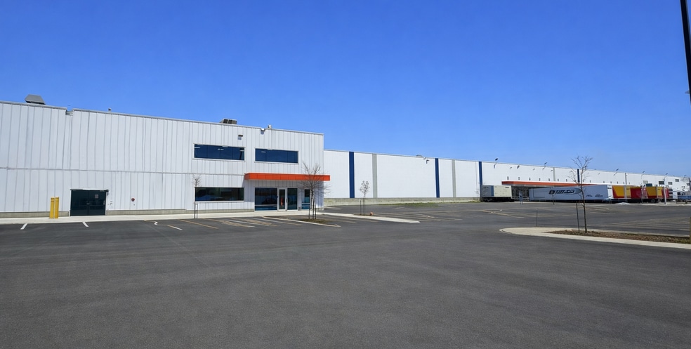 2900 Rue Thérèse-Casgrain, Drummondville, QC à louer - Photo principale - Image 1 de 5
