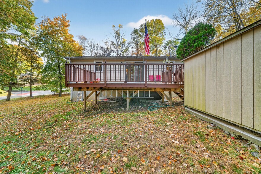 Laurel Hill Road portefeuille de 2 propriétés à vendre sur LoopNet.ca - Photo du bâtiment - Image 2 de 9