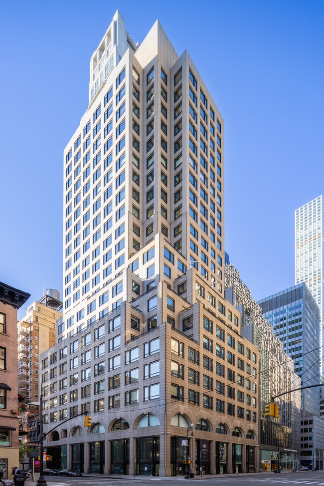 Plus de détails pour 667 Madison Ave, New York, NY - Bureau à louer