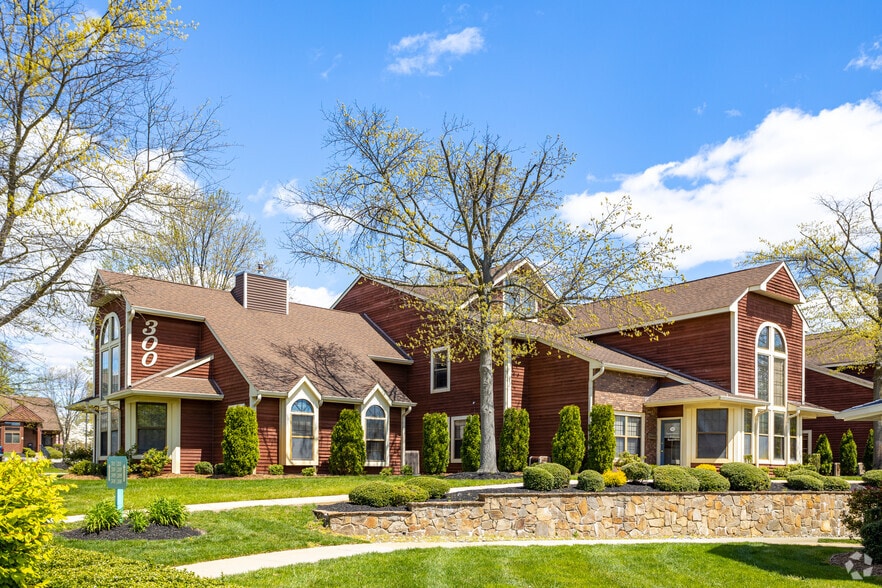 110 Marter Ave, Moorestown, NJ à louer - Photo du bâtiment - Image 3 de 7