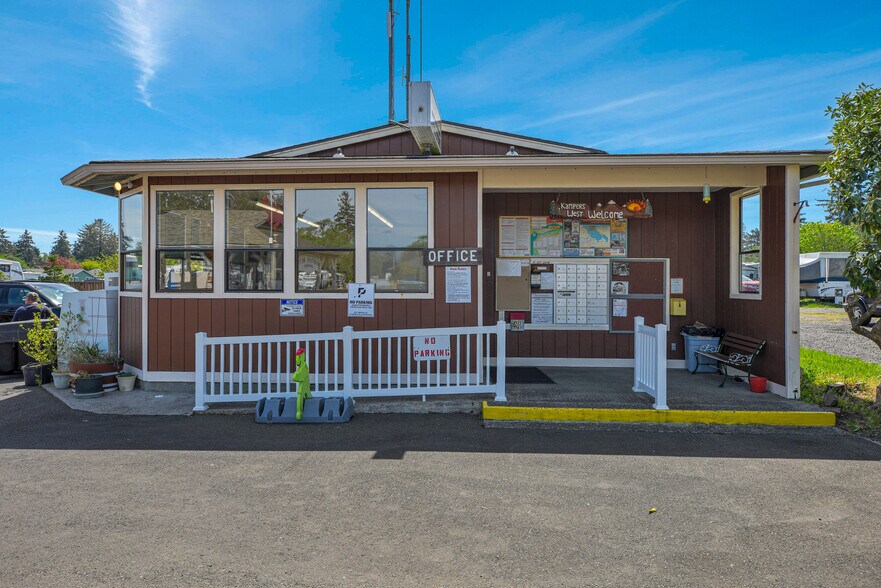 1140 NW Warrenton Dr, Warrenton, OR à vendre - Photo du bâtiment - Image 3 de 18