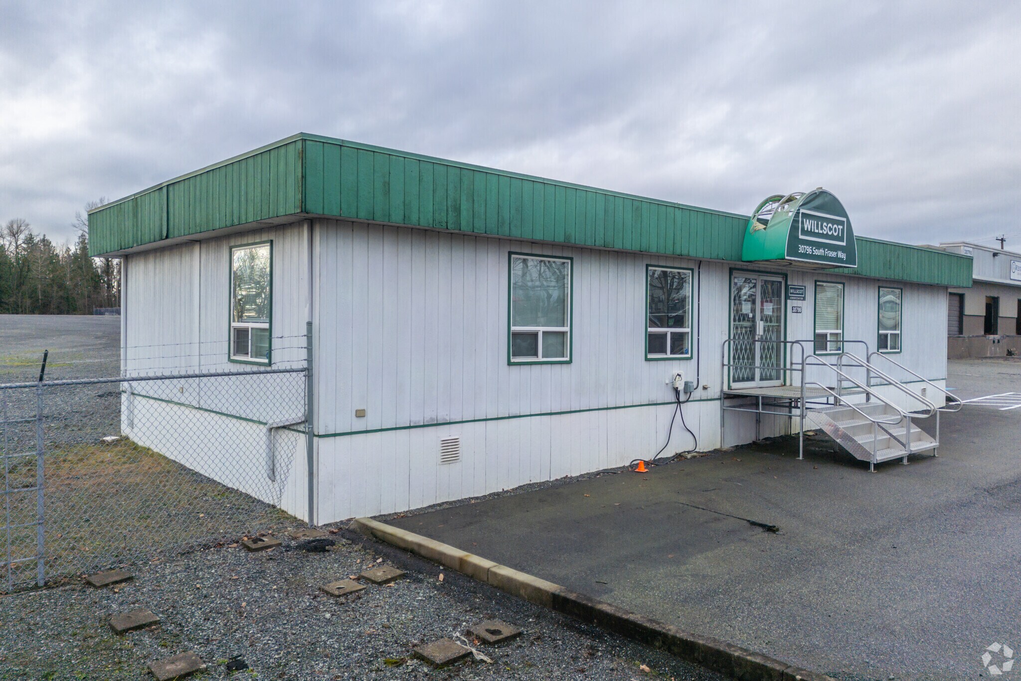 30796 S Fraser Way, Abbotsford, BC for lease Primary Photo- Image 1 of 5