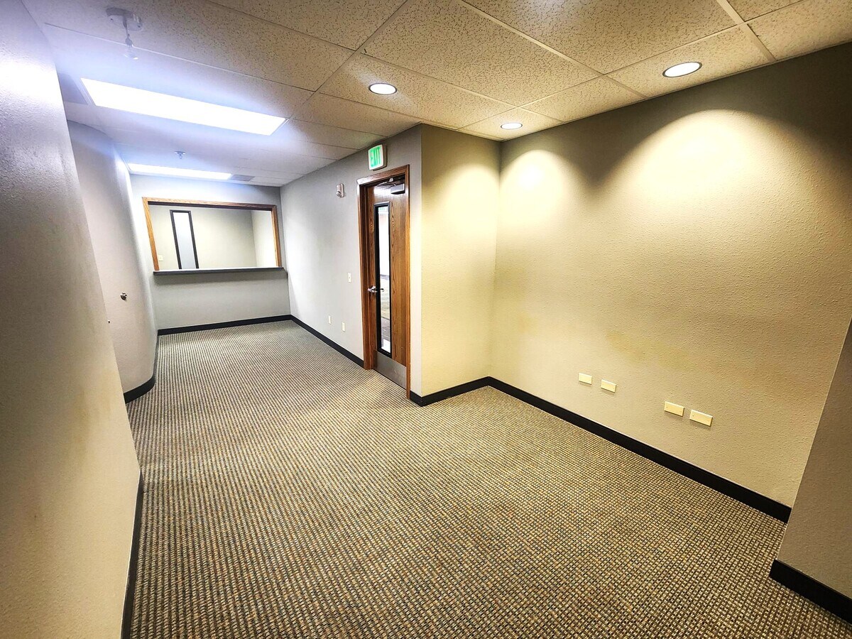 899 US Hwy 287, Broomfield, CO 80020 - Unité 300-400 -  - Photo intérieure - Image 2 of 6