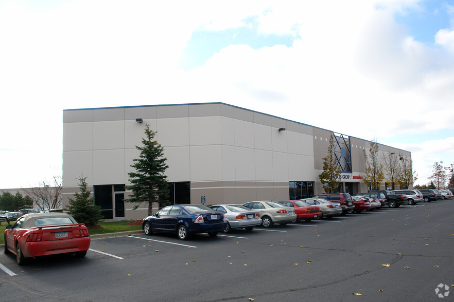 6533 Flying Cloud Dr, Eden Prairie, MN for lease - Building Photo - Image 1 of 6