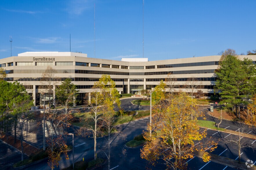 2000-2100 SouthBridge Pky, Birmingham, AL à louer - Photo du bâtiment - Image 2 de 16