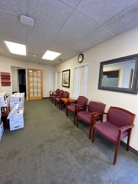 2500 Nesconset Hwy, Stony Brook, NY for lease - Interior Photo - Image 3 of 6